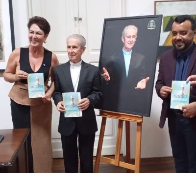 Dom Paulo Mendes Peixoto lança obra autobiográfica em noite de memória e fé em Uberaba