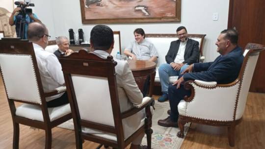 Jubileu 2025: Dom Paulo visita a Câmara Municipal de Uberaba
