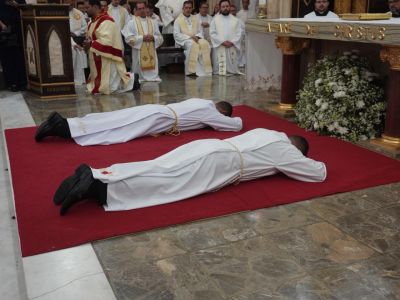 Missão viva: ordenação diaconal renova o rosto servidor da Igreja em Uberaba