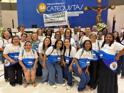 “Só evangeliza quem se movimenta”: catequistas da Arquidiocese de Uberaba participam de Romaria Nacional em Aparecida
